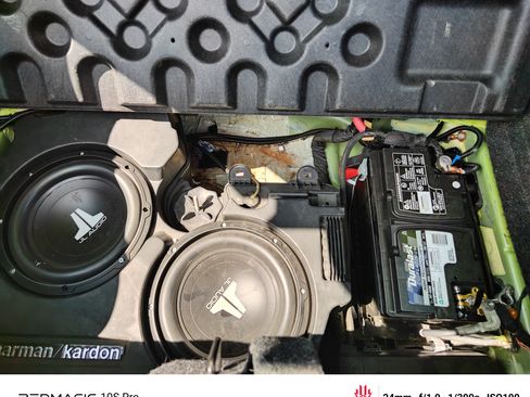 Used 2015 Dodge Challenger SRT w/ Technology Group image 23