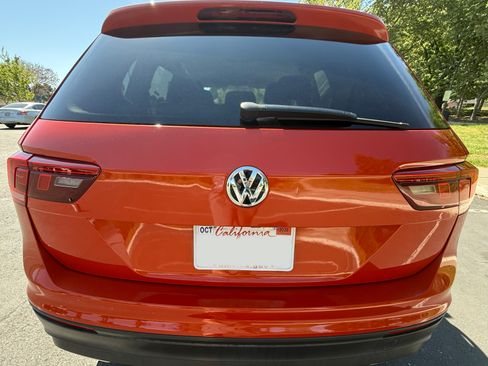 Used 2018 Volkswagen Tiguan S image 11