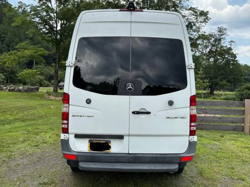 Used 2015 Mercedes-Benz Sprinter 2500 image 4