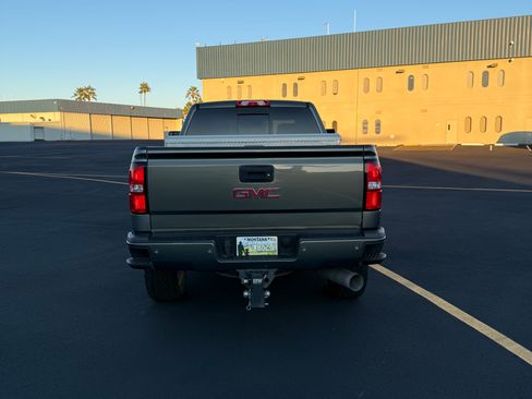 Used 2017 GMC Sierra 2500 Denali w/ Duramax Plus Package image 5