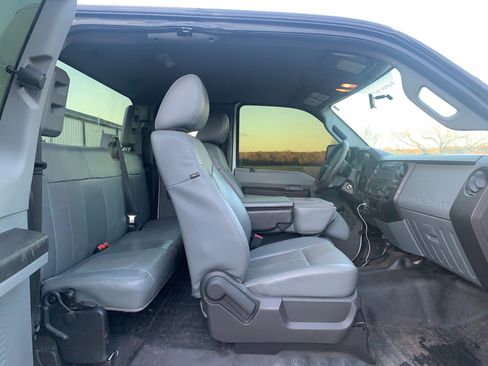 Used 2015 Ford F250 XL w/ Snow Plow Prep Package AWD/4WD image 2
