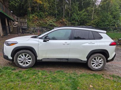 Used 2025 Toyota Corolla Cross LE w/ Moonroof Package