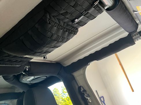 Used 2006 Jeep Wrangler Rubicon w/ Security Group image 23