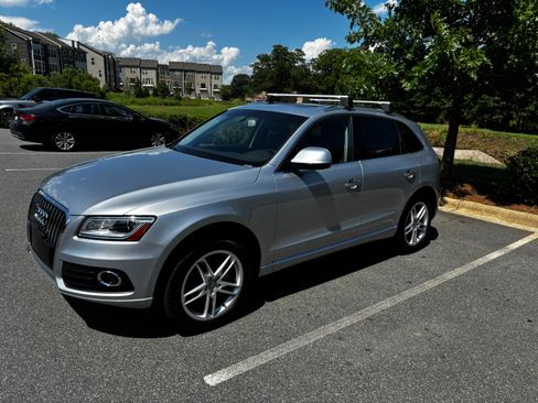Used 2015 Audi Q5 2.0T Premium Plus w/ Technology Package AWD/4WD image 4