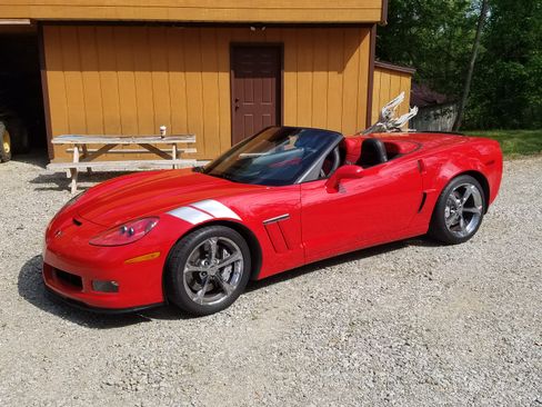 Used 2011 Chevrolet Corvette Grand Sport w/ Preferred Equipment Group RWD image 8
