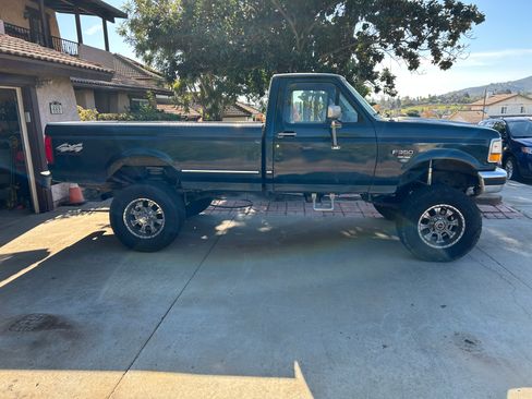 Used 1997 Ford F350 4x4 Regular Cab image 2