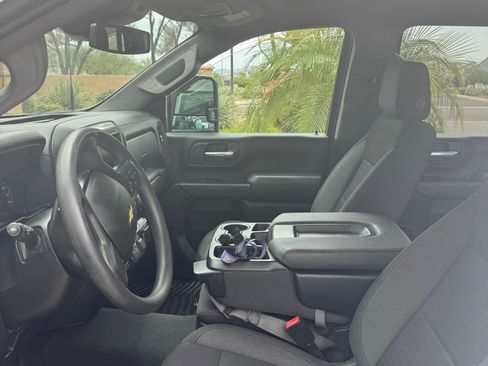 Used 2024 Chevrolet Silverado 2500 Custom w/ Custom Value Package RWD image 9