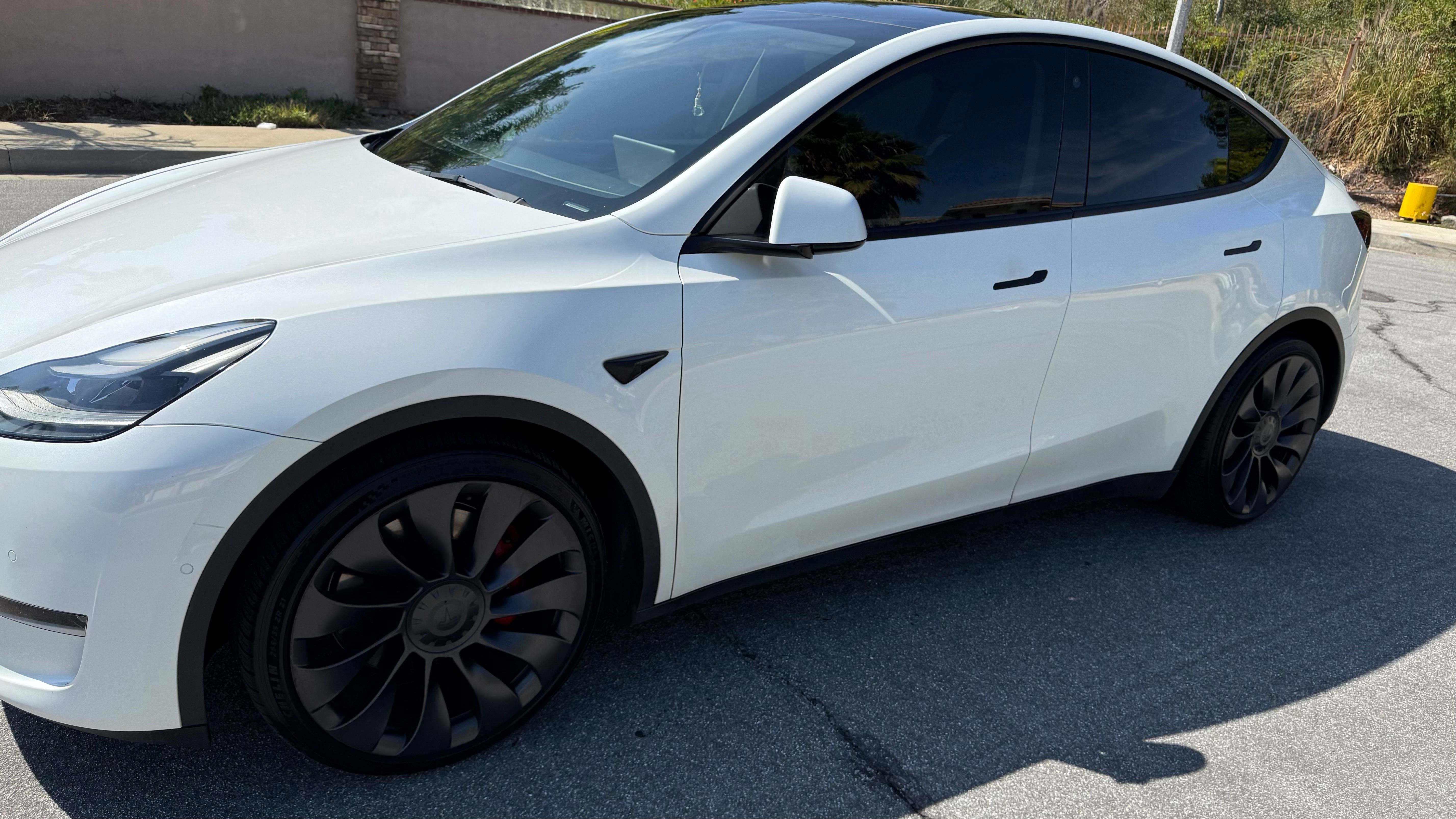 Used 2021 Tesla Model Y Performance AWD/4WD image 2