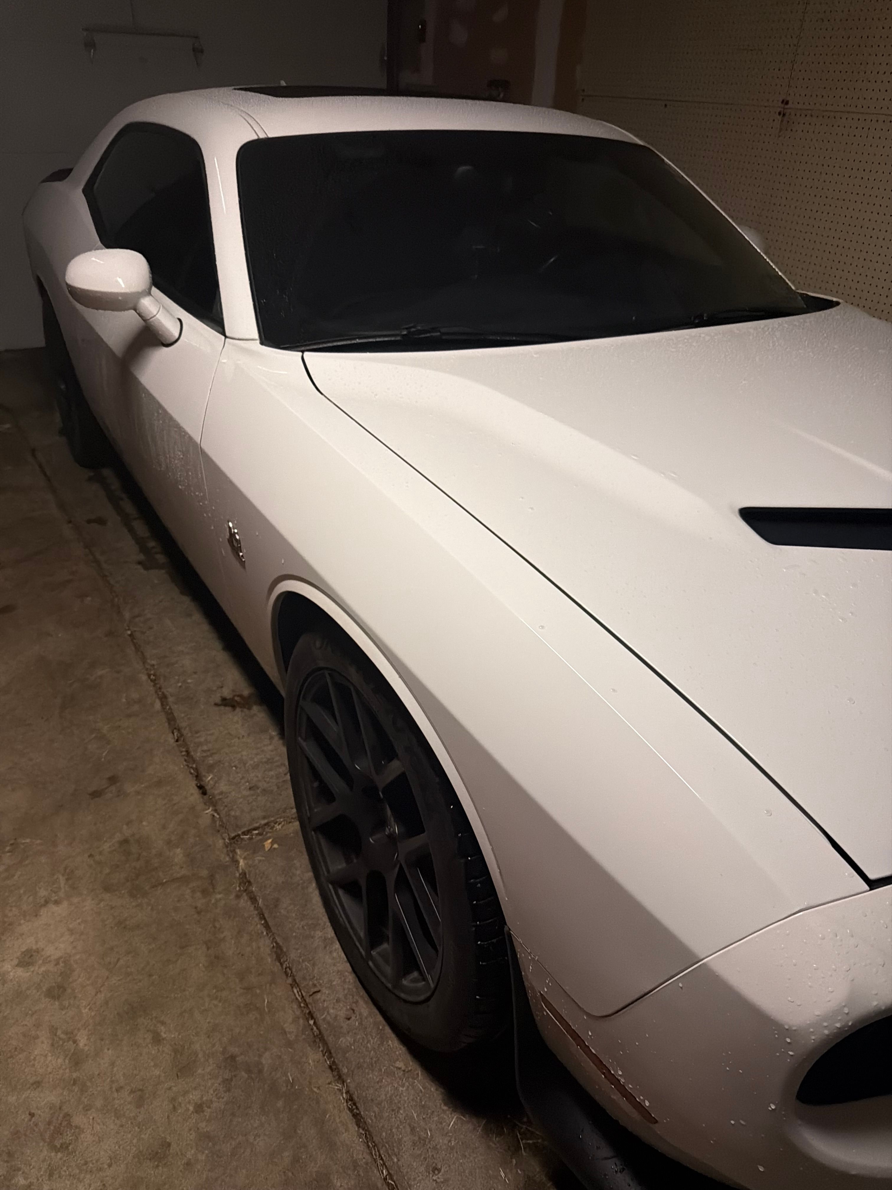 Used 2015 Dodge Challenger R/T Scat Pack w/ Scat Pack Appearance Package RWD image 2