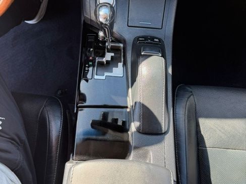 Used 2013 Lexus ES 300h image 18