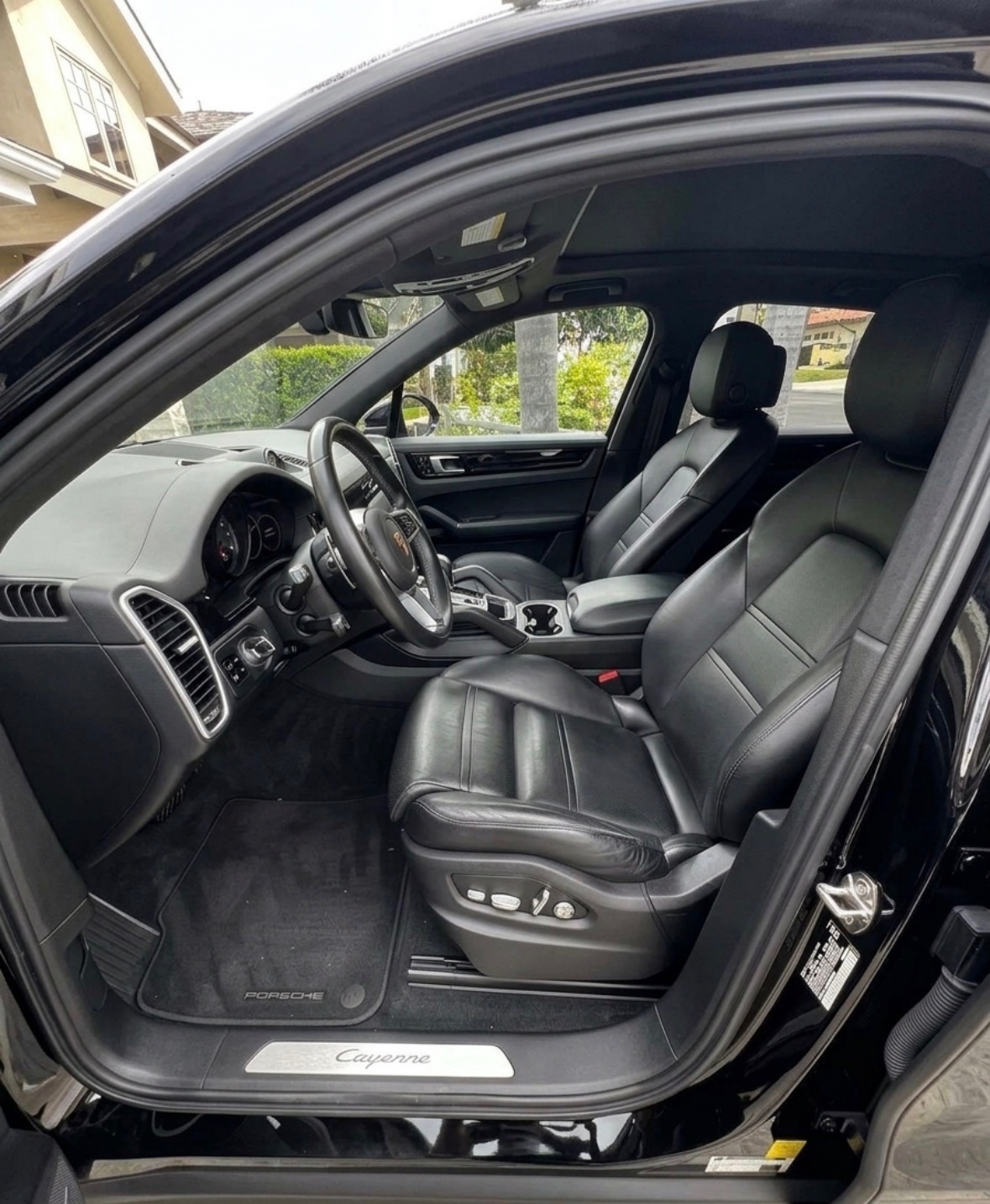 Used 2019 Porsche Cayenne AWD/4WD image 6