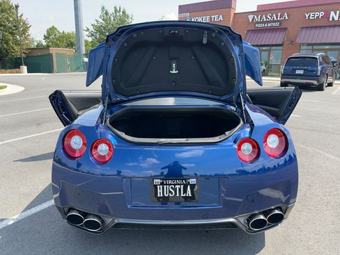 Used 2015 Nissan GT-R Premium image 15