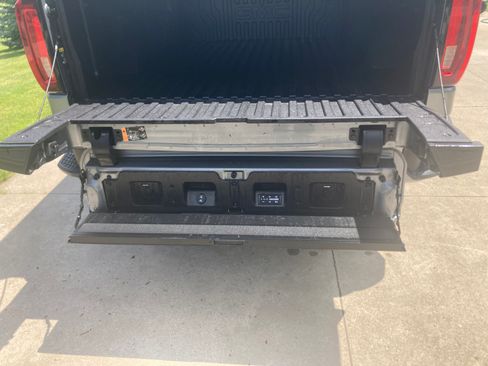 Used 2021 GMC Sierra 1500 AT4 w/ AT4 Premium Package AWD/4WD image 12