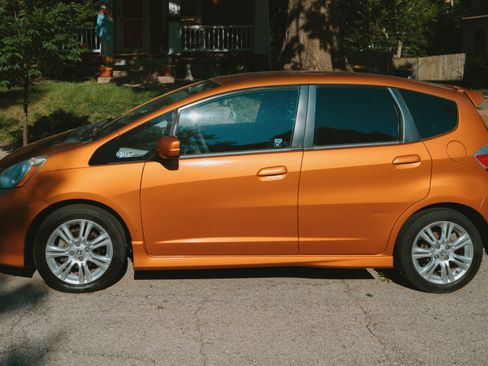 Used 2011 Honda Fit Sport image 8