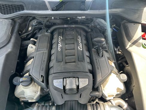 Used 2013 Porsche Cayenne Turbo AWD/4WD image 14