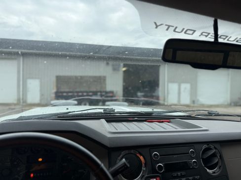 Used 2010 Ford F350 XLT image 9