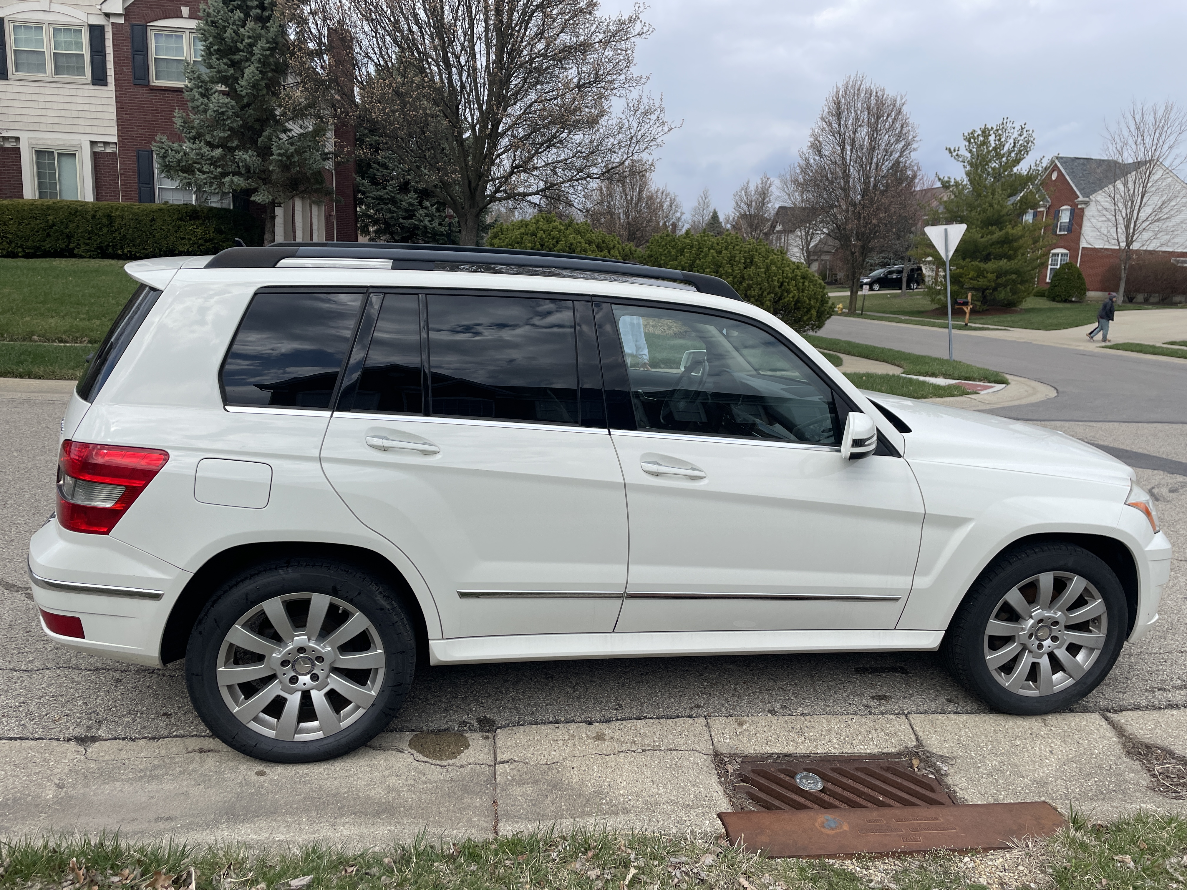 Used 2012 Mercedes-Benz GLK 350 4MATIC image 5