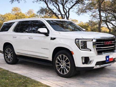 Used 2022 GMC Yukon SLT w/ SLT Premium Package RWD image 2