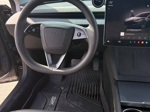 Used 2025 Tesla Model 3 Long Range image 15