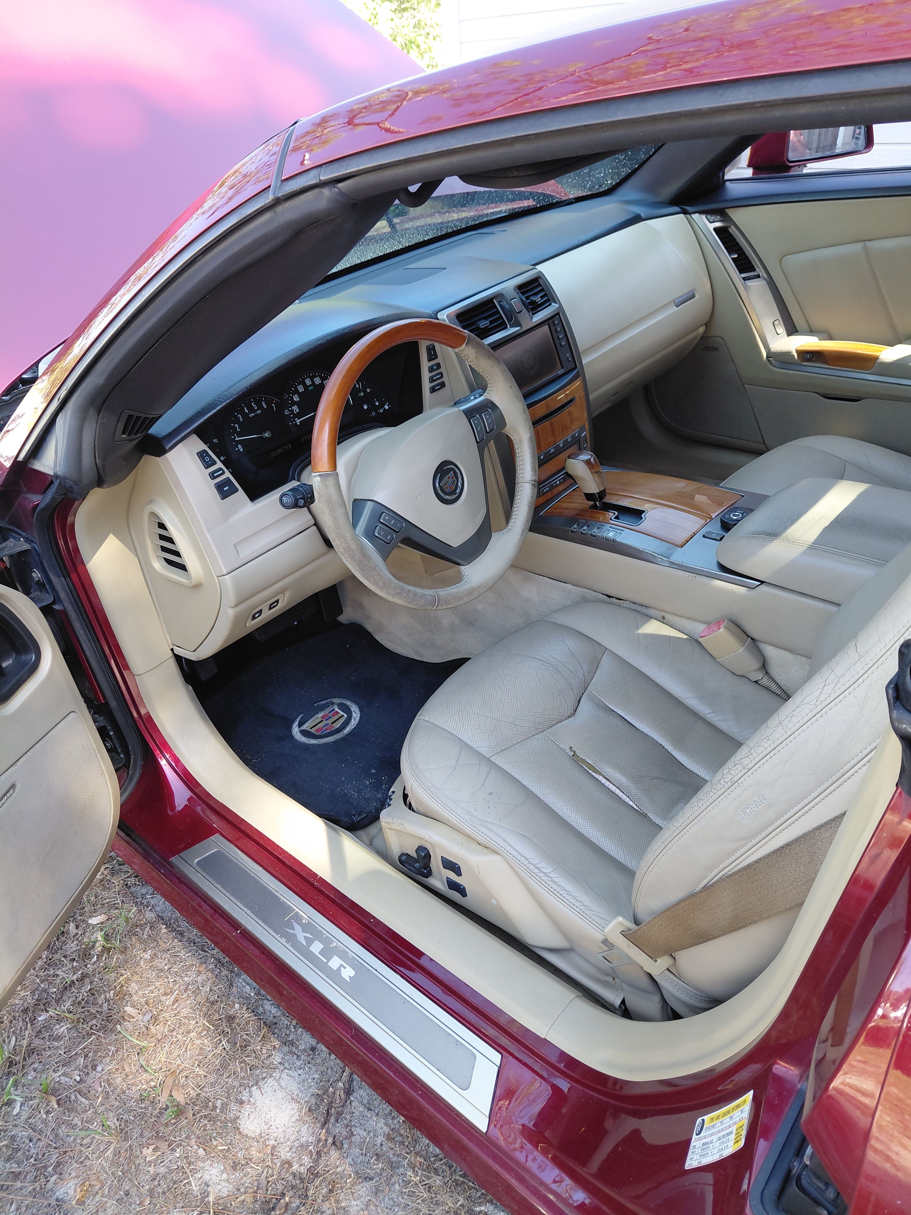 Used 2007 Cadillac XLR RWD image 5