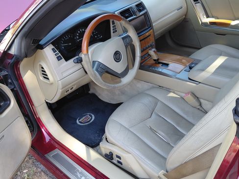Used 2007 Cadillac XLR image 5