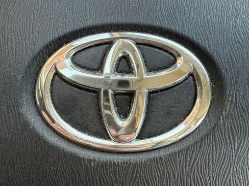 Used 2015 Toyota Prius V Four image 6