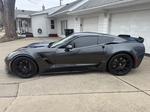 Used 2017 Chevrolet Corvette Grand Sport w/ Z07 Performance Package image 10