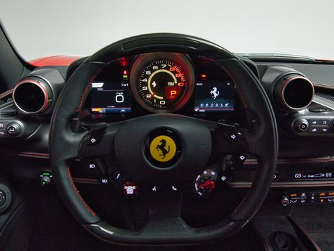 Used 2021 Ferrari F8 Tributo image 14
