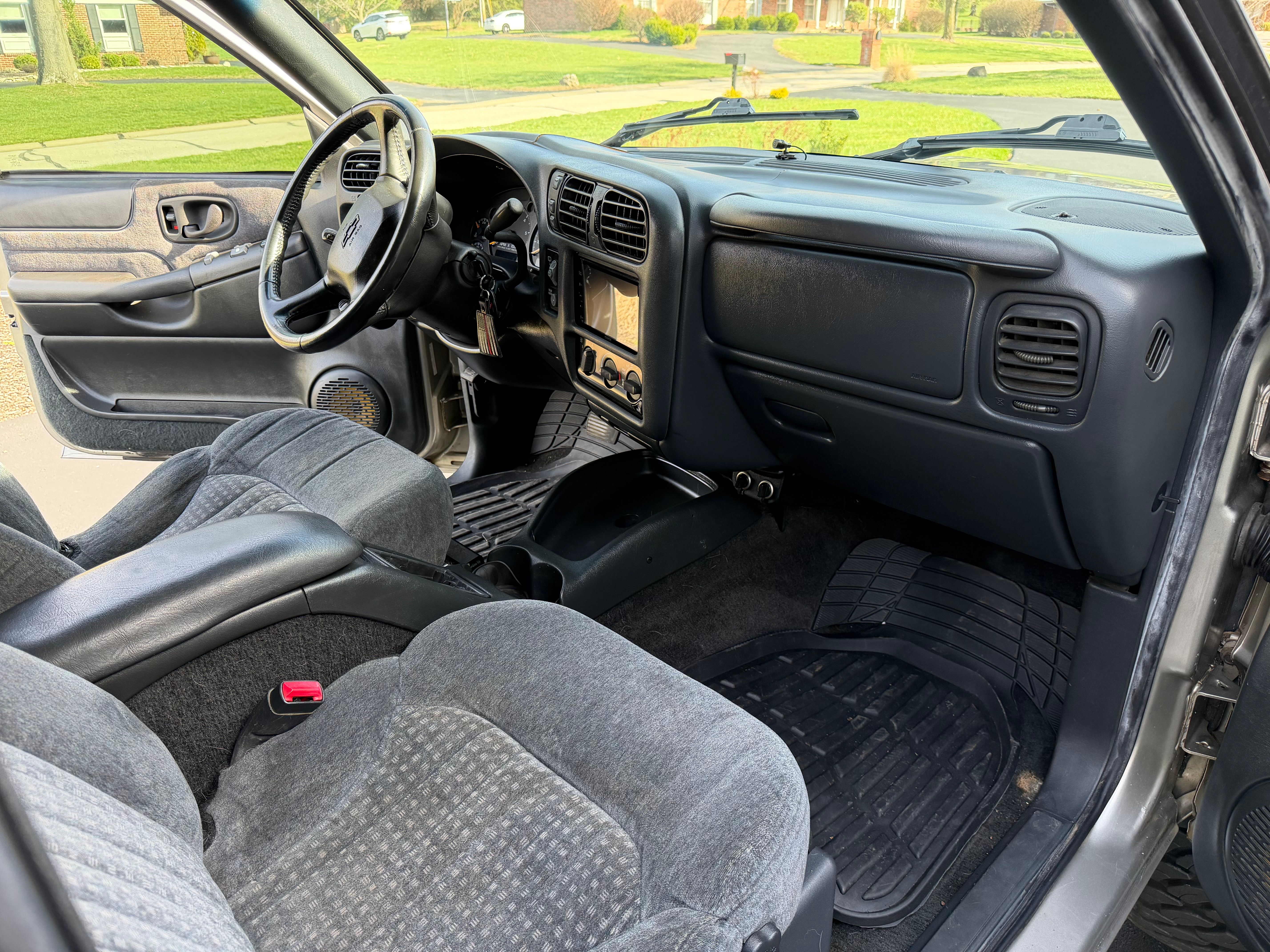 Used 2000 Chevrolet Blazer LS w/ LS Preferred Equipment Group AWD/4WD image 21