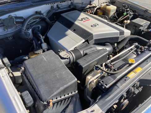 Used 1999 Toyota Land Cruiser image 26