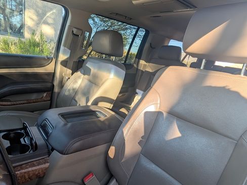 Used 2015 Chevrolet Suburban LTZ image 6