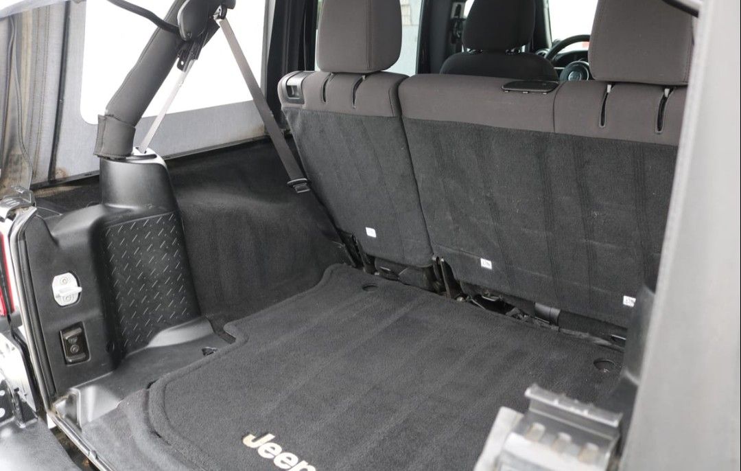 Used 2014 Jeep Wrangler Unlimited Sport AWD/4WD image 8