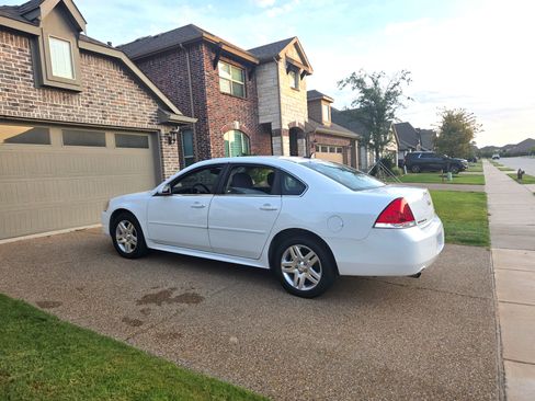 Used 2015 Chevrolet Impala LT w/ LT Sunroof Package FWD image 4