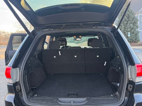 Used 2014 Jeep Grand Cherokee Laredo w/ Security & Convenience Group image 9