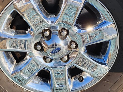 Used 2014 Ford F150 XLT w/ Equipment Group 302A Luxury image 11