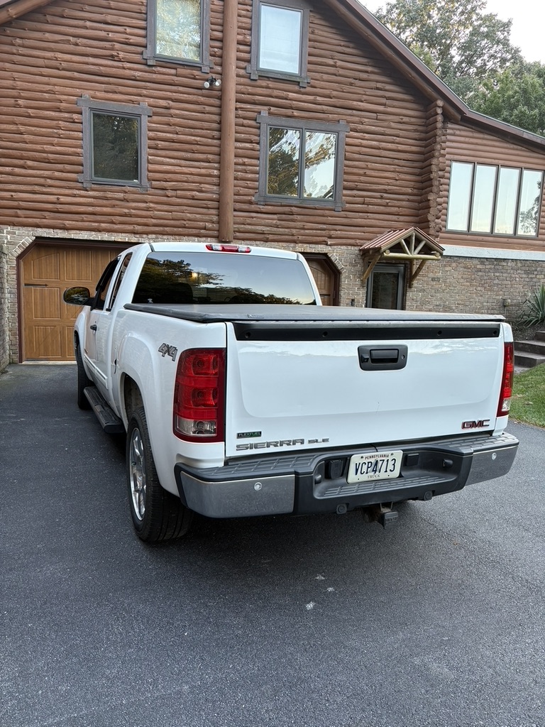 Used 2011 GMC Sierra 1500 SLE w/ Power Tech Package AWD/4WD image 4