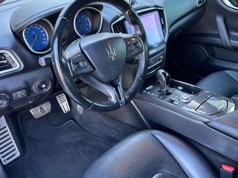 Used 2018 Maserati Ghibli S image 19
