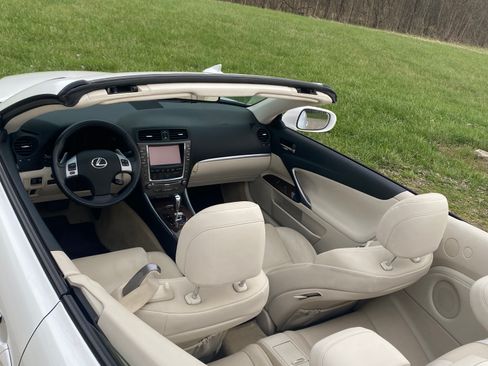 Used 2014 Lexus IS 350C w/ Navigation System Package image 8