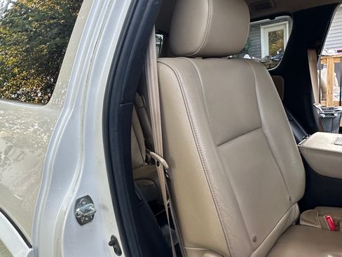 Used 2014 Toyota Sequoia Platinum AWD/4WD image 15