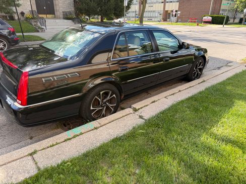 Used 2007 Cadillac DTS Luxury I w/ Sun And Sound Package FWD image 1