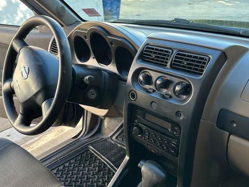 Used 2002 Nissan Frontier XE RWD image 25