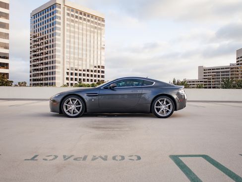 Used 2007 Aston Martin V8 Vantage Coupe RWD image 8