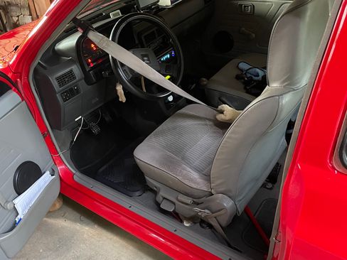 Used 1993 Ford Festiva L image 12