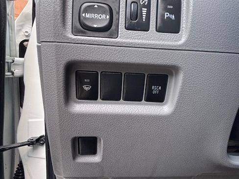 Used 2013 Toyota 4Runner SR5 AWD/4WD image 29
