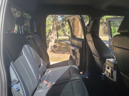 Used 2022 Ford F250 Lariat w/ Chrome Package image 11