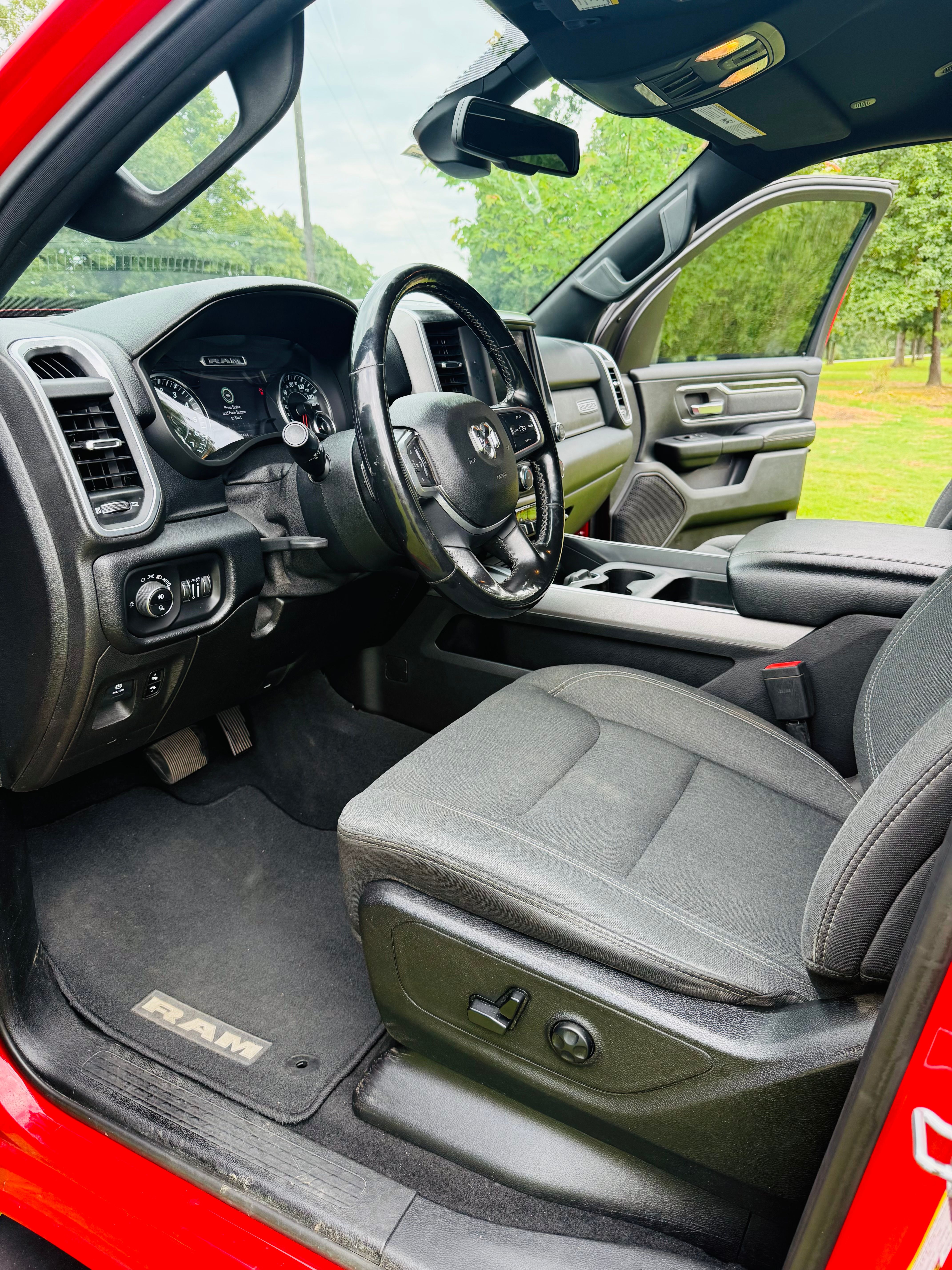 Used 2019 RAM 1500 Big Horn AWD/4WD image 6