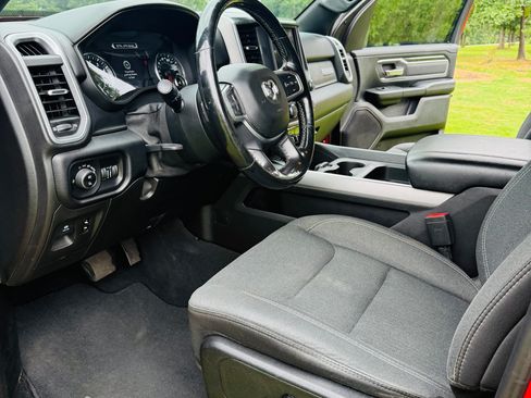Used 2019 RAM 1500 Big Horn AWD/4WD image 6