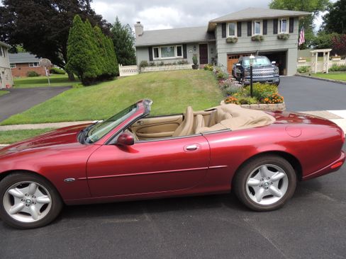 Used 1997 Jaguar XK8 Convertible RWD image 4