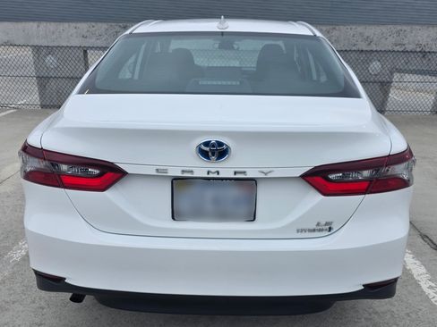 Used 2022 Toyota Camry LE image 5