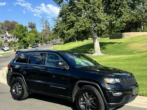 Used 2017 Jeep Grand Cherokee Laredo w/ Quick Order Package 2BE RWD image 4